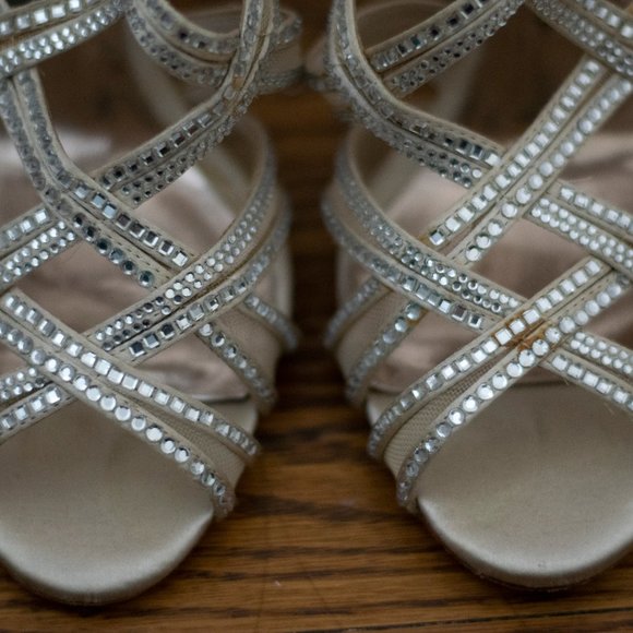 Badgley Mischka Tan Strappy Heel - Picture 5 of 5